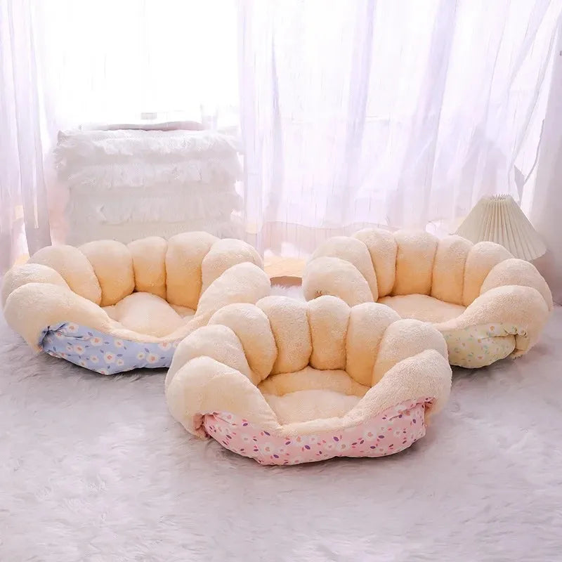 Fluffy Clam Cat Bed